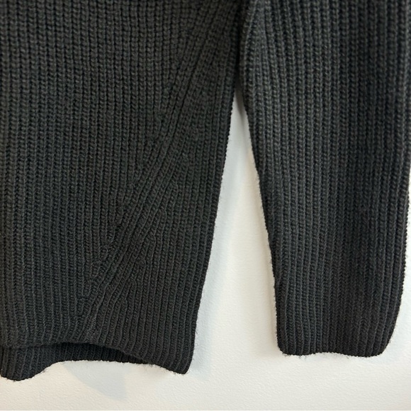 NWT Express Black Ribbed V-Neck Cozy Pullover Sweater Size Small - Picture 8 of 10